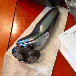 Philips Norelco 5000 wet and dry shaver new